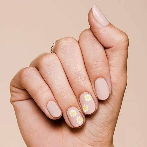 Dolce Vita Salons nail photo 8